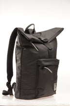 Mochila Renata Roll Top Black Angulo