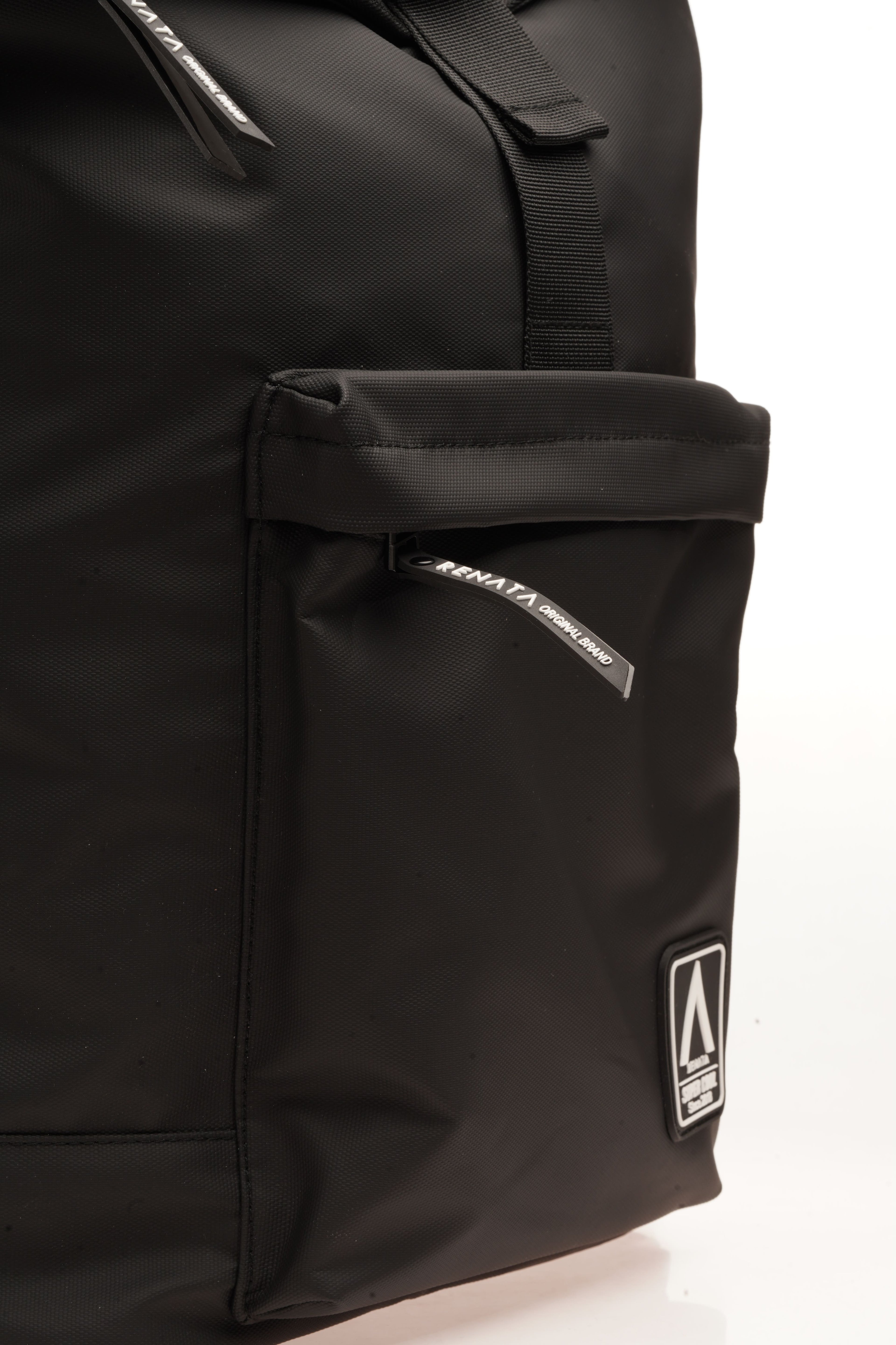 Mochila Renata Roll Top Black Bolsillo