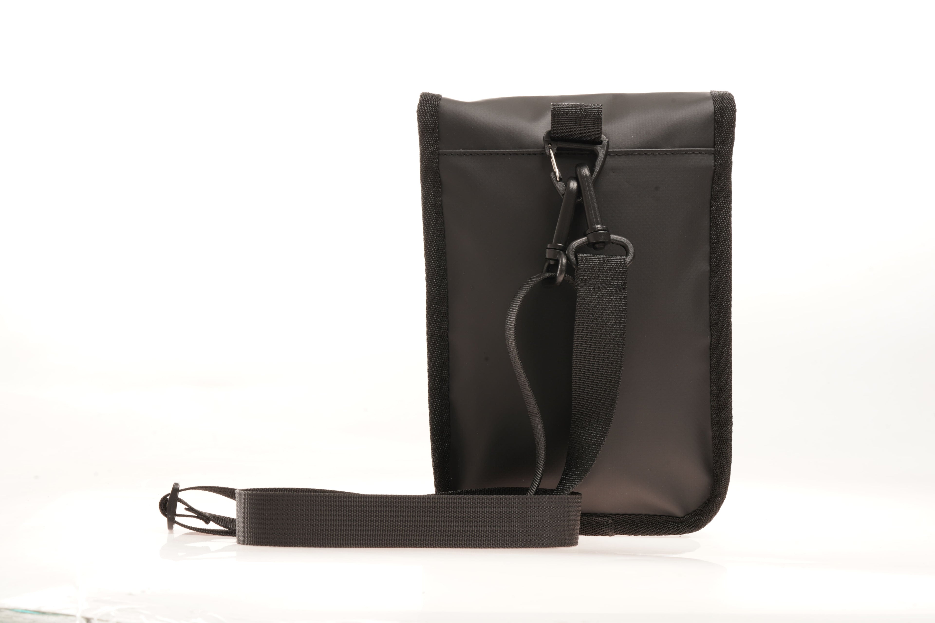 Morral Compacto Renata Super Cool Black Atras