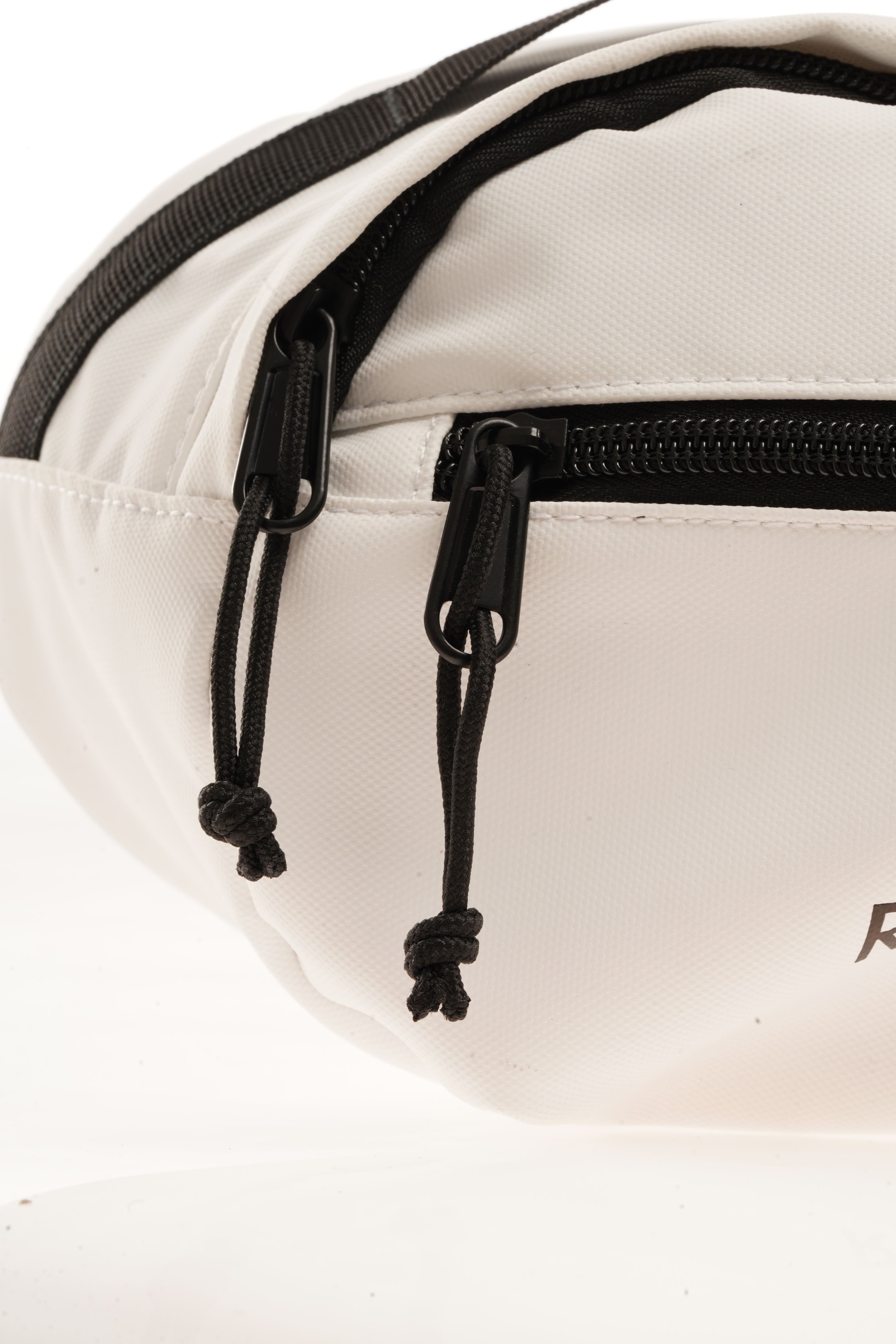 Rinonera Renata White Cierre