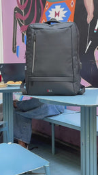 Mochila con USB y compartimiento múltiple